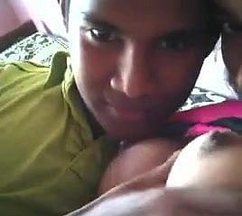 . Sri Lanka pasangan remaja Kissing bodoh