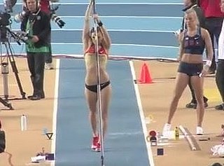 Kristina Gadschiew melompat