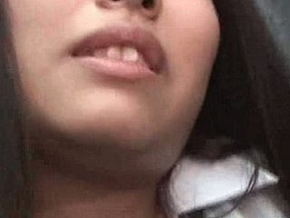 Schoolgirl Asansör Kısım 2'de tartaklandı
