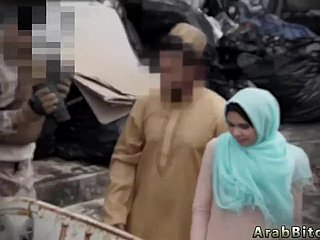 アラブバージン結婚式や継母クローニーの継娘のgirlplayfellow操作