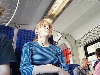 Schöne blonde in Zug