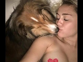 Miley Cyrus bocor nudes