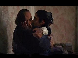 لب دادن گلشیفته فراهانی به دو مرد - गोलशिफ्तेह फरहानी फ्रेंच चुंबन