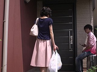Mature Rumi Mochizuki knows how to handle a hard cock