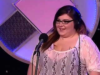 Konkurs Howard Stern Whore, 21-letni s. Z 100 facetów na Craigslist, barach i klubach Swinger