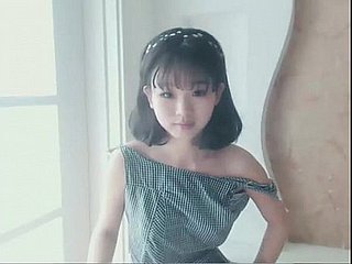 Adolescente japonês joga na cam