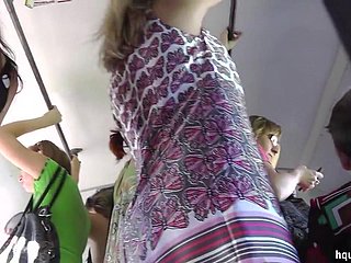 Hot Ass ausgesetzt in Upskirt-Video