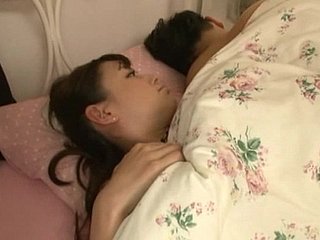 Hot Ass Asian Dame est punie missionnaire hardcore