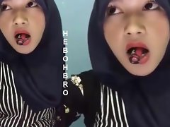 히잡은 정액을 마시는 것을 좋아한다