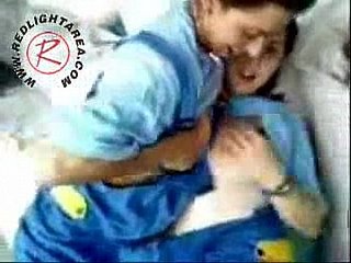 Arabskie lesbijki w magazynie