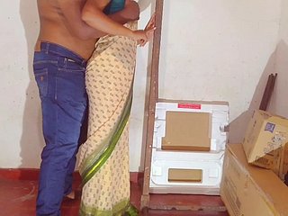 Sri Lankan amateur hang on having copulation in be transferred to office.