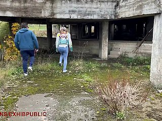 Echtes Amateurmädchen cap Making love forth der Öffentlichkeit mit einem Tagger, er springt auf mich aus
