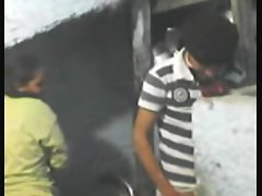 پڑوسی چوچی میں کھیل کے ساتھ مصر کی بیوی