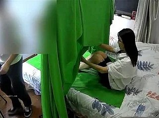 FOOTTA CENSIONE Unfledged cinese Footjob - Amy dietro le quinte - chiude dispirit tenda della finestra a 24 minuti per non essere catturato!