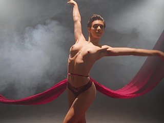 Thin prima donna reveals authentic titillating solitary dance unaffected by cam