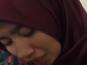멜라 - tudung labuh