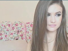 Bonny Brunette joue sa chatte douce