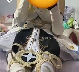 perempuan cina memijak Q2985868019