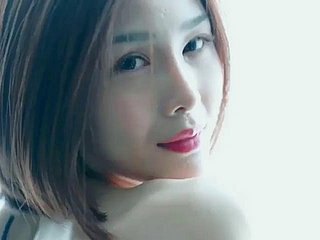 Selebriti internet bernilai tinggi Yan Panpan mempunyai susuk tubuh yang sempurna dengan punggung yang besar dan invoice mandi. Ia penuh dengan godaan. Model Cina Tetek Besar Bogel