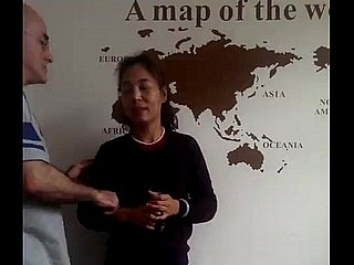 American man and his Chinese fit together and a Chinese old bean twosome rows Dongguan