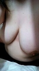 40F ngực chảy xệ