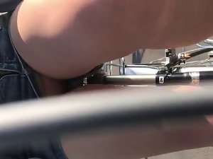 Anna Microfalda sin bragas transparentes recorrido por la ciudad