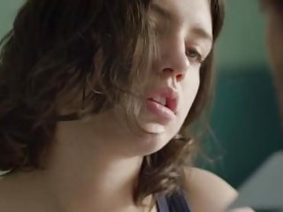 Adele Exarchopoulos éperdument (2016)