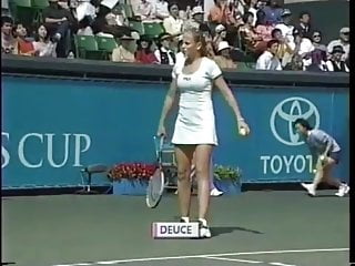 يلينا دوكيتش طوكيو 2001