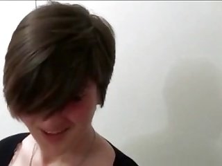 Krótkie Włosy Brunetka Bierze Obciążenie