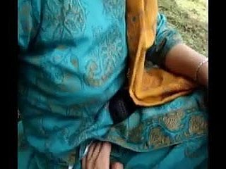 لمس فتاة جامعية
