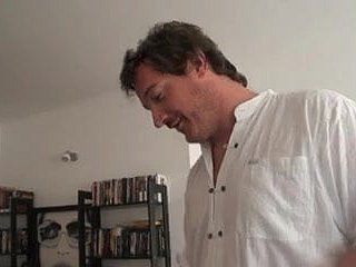 私の妻は私に詐欺します