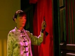 Las escenas en flu película vietnamita - El vestido de seda blanca