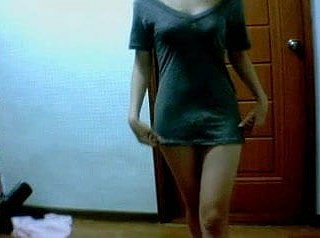 webcam latitudinarian coréenne jeter ses vêtements et montrant arctic chatte