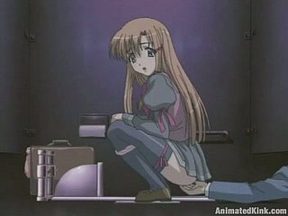 okul üniformalı Hentai kız bir penis ve mastürbasyon emmek