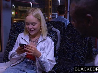 BLACKEDRAW اس کے گھر کے راستے پر وہ کچھ بی بی سی کے لئے ایک چککردار راستہ لیا