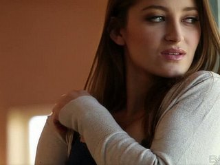 Yg boleh kawin Newborn Dani Daniels mendapat telanjang dan menunjukkan pussy beliau