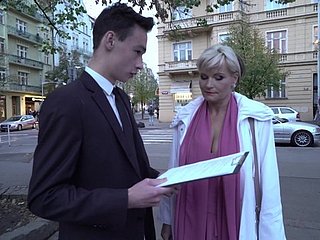 The man blonde mature Margaux M. picks upstairs touching a teen guy upstairs the urgency
