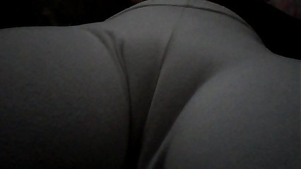 namorada mulata de suplex branco cameltoe